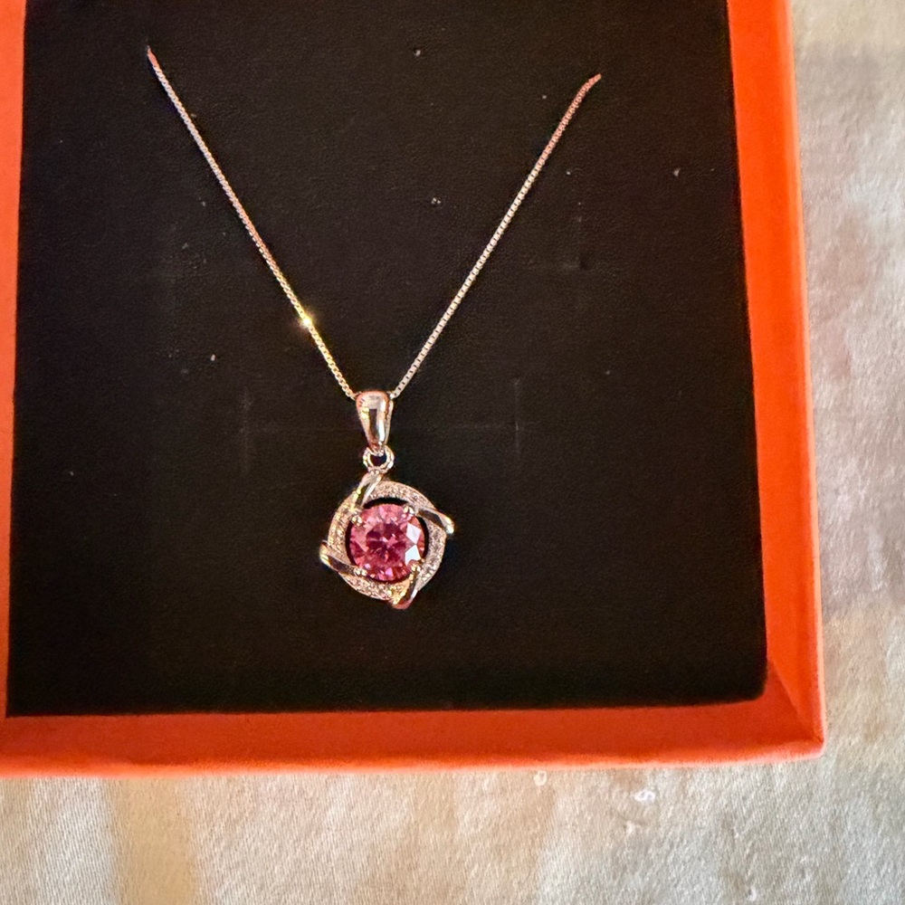 BiBi Silver Necklace with Pink Gemstone